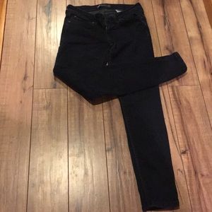 Levis low rise skinny demi curve size 5M